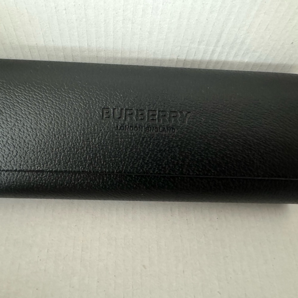 Authentic NWOT Burberry Sunglass/ Eyeglass Leather Case